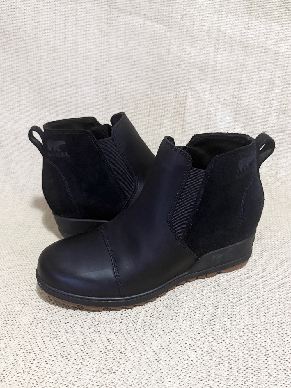 SOREL Evie Pull On Chelsea Wedge Boots Black Suede, Women’s Size 8